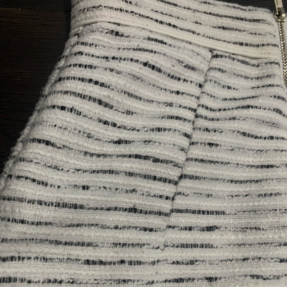 H&M Textured Skirt - Picture 4 of 5
